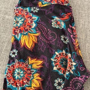 LAST CHANCE! Lularoe Tall and Curvy Leggings